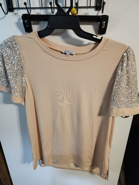 white birch Tops - WHITE BIRCH PALE PEACH SEQUINS TOP SZ L